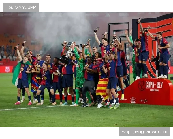 巴萨建队思路混乱问题显现，球队近期表现稳定性承压，对赛季走势形成制约