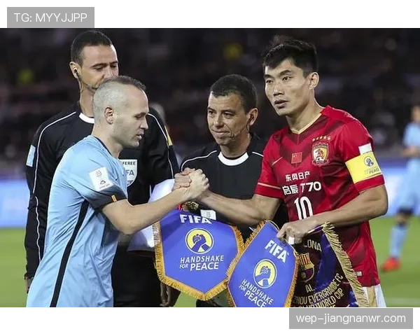 保利尼奥连续强强对话主导中场，对抗与出球压制对手防线